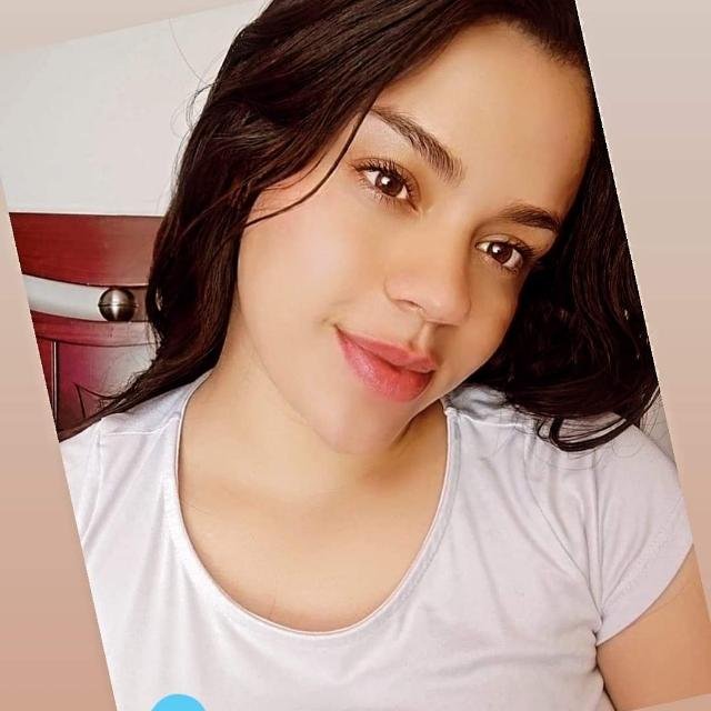 Laura Profile Picture