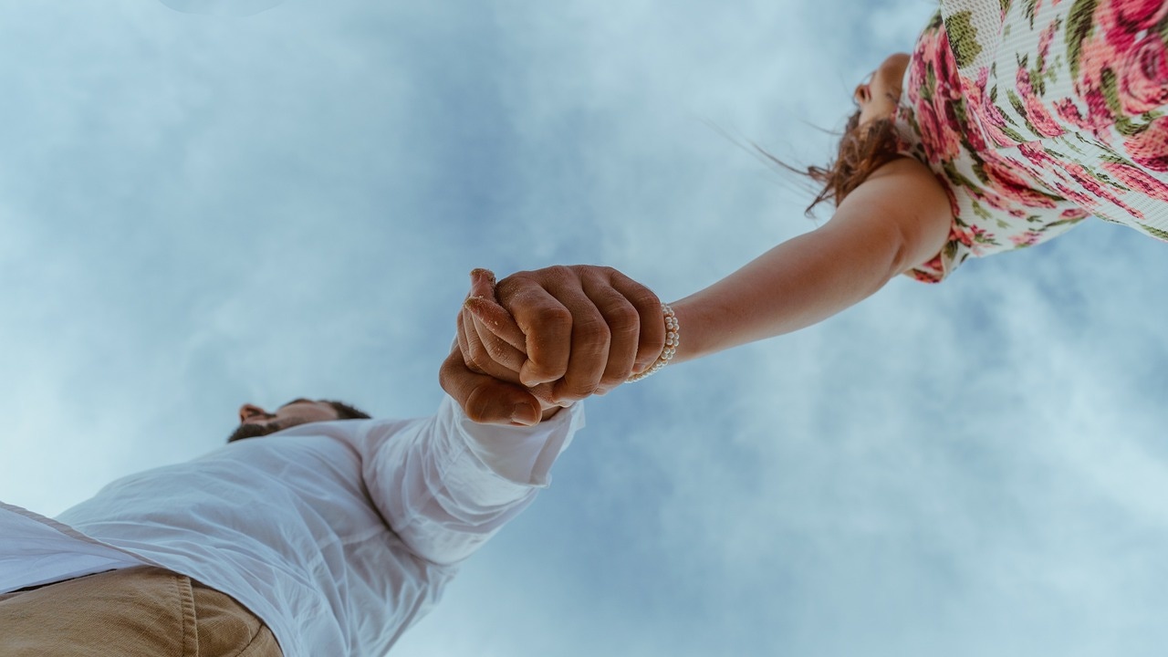 Quejas en pueblo por festival de sexo swinger