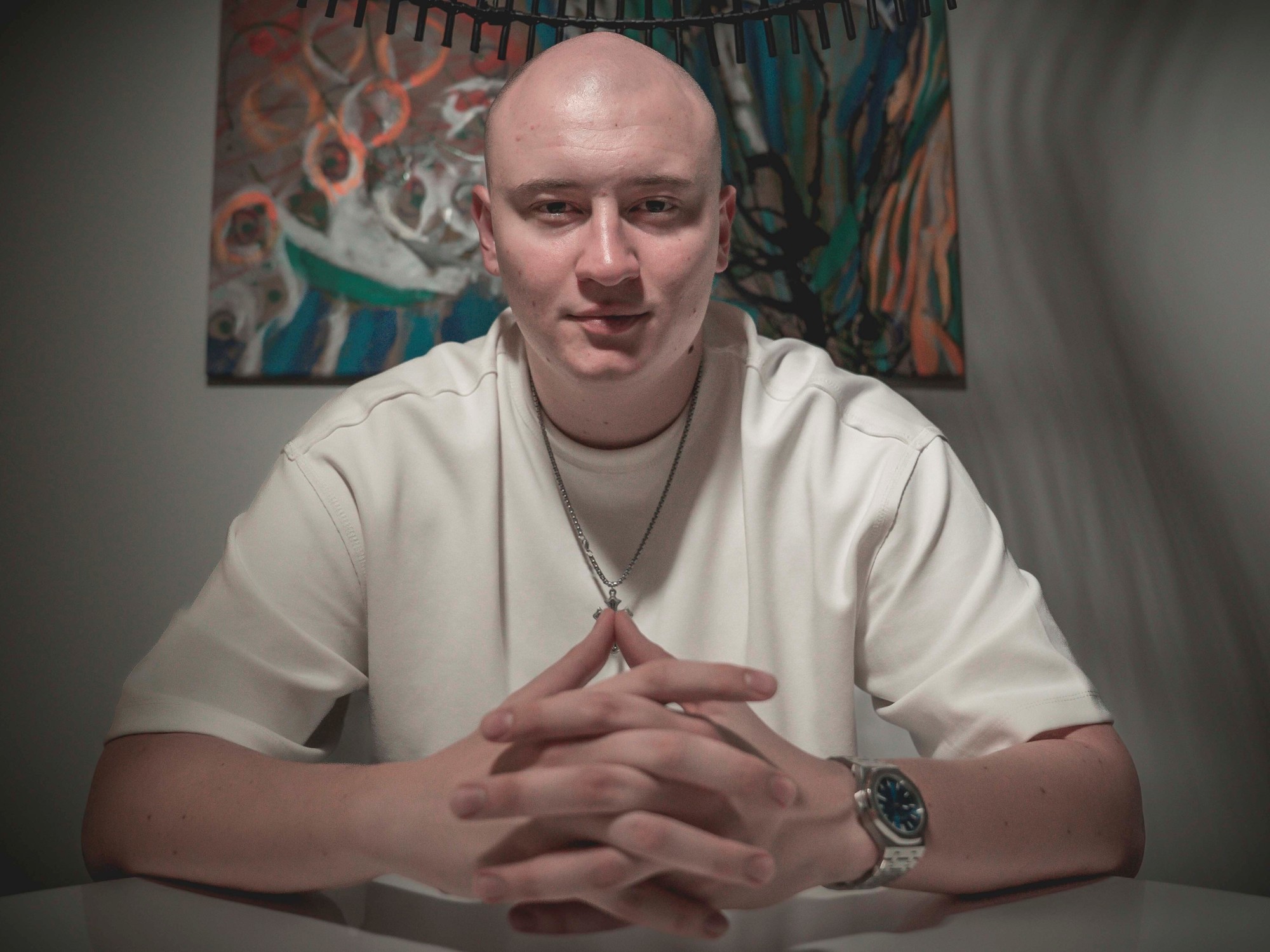 La celebridad del cine para adultos